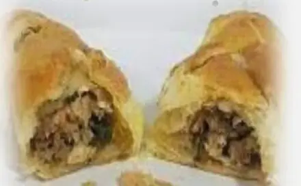 Pad Krapow pork Sausage Roll  250g e